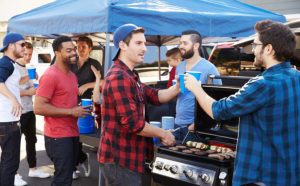 How to Prepare the Perfect Tailgating Kit for Your Car