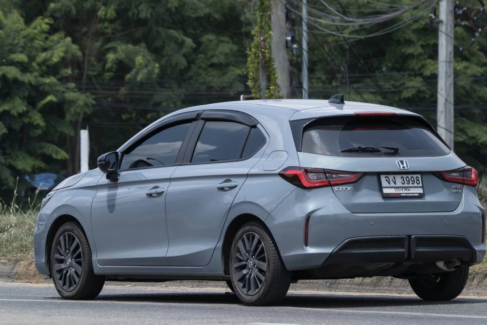 Hatchback Vs. Sedan: Which Is Better For The City And Long Drives?